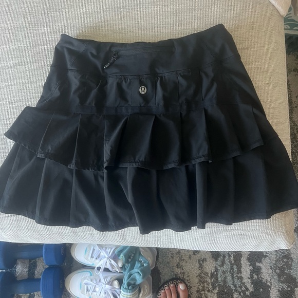 lululemon athletica Black Ruffled Mini Skirt - Picture 1 of 3